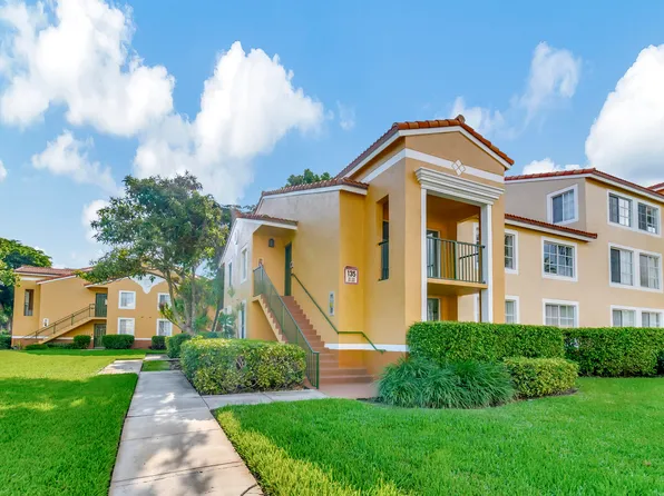 135 Yacht Club Way #201, Hypoluxo, FL 33462