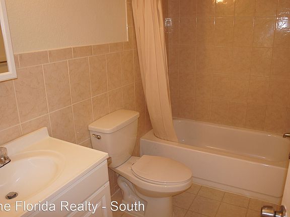 4th image of 2017 NW 46th Ave APT A106