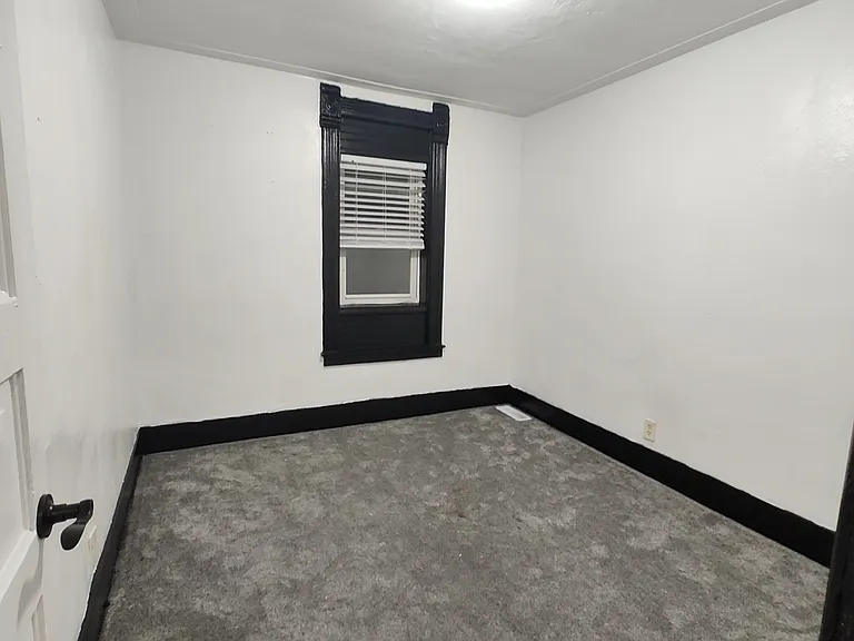 155 W Railroad St — Photo 9
