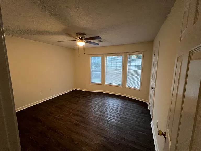 980 Crystal Water Dr — Photo 16