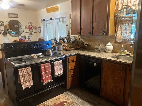 3rd image of 1404 S Burleson Ave