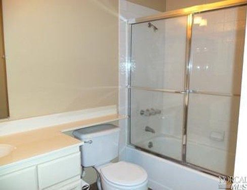 3rd image of 114 Oriole Cir