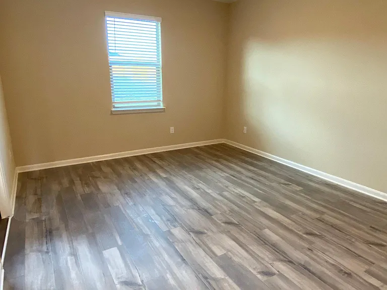 2212 Dahlia Way — Photo 5