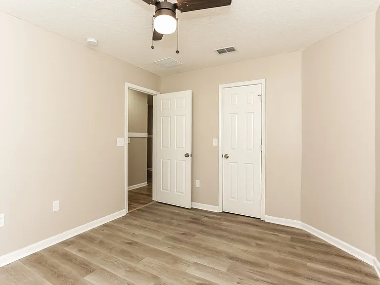 2836 Cross Creek Dr — Photo 17