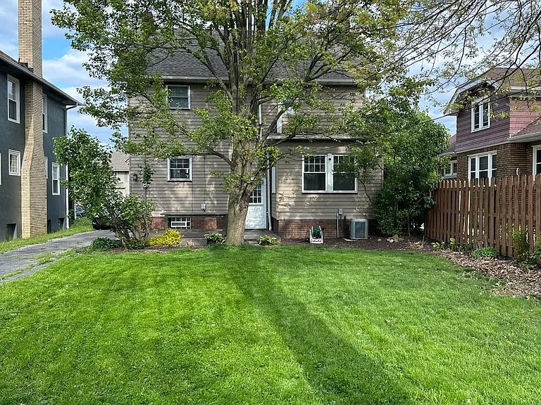 1634 Chesterland Ave — Photo 22