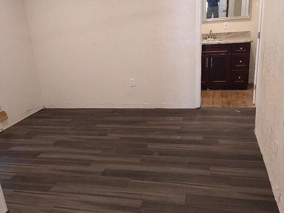 5th image of 2746 Pershing St #3
