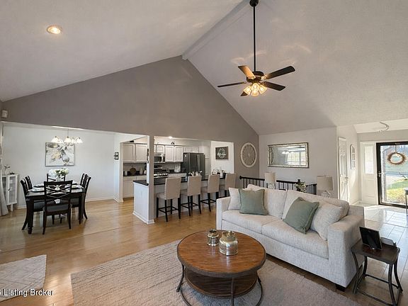 5th image of 11210 Carriage View Way