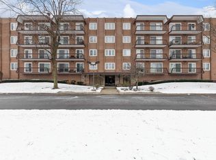 8001 W Courte Dr APT 407, Niles, IL 60714