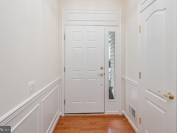 4th image of 70 Aspen Hill Dr