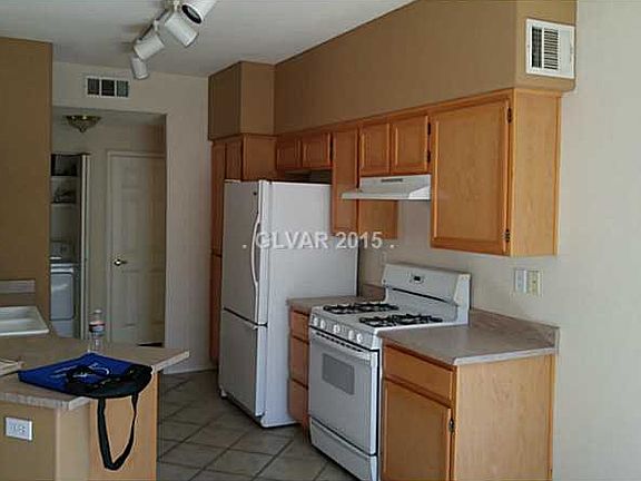 2nd image of 1050 E Cactus Ave Unit 2031