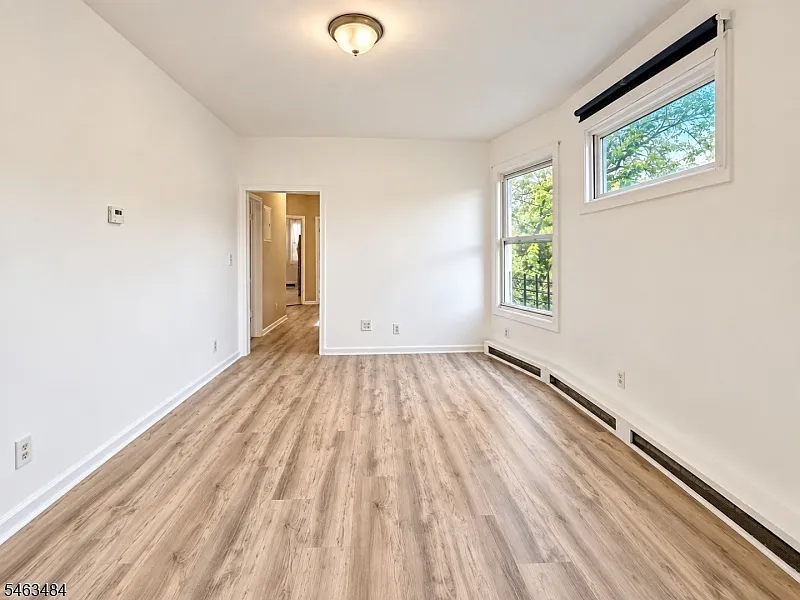 3 bed, 1.0 bath, $2,300 — Photo 4
