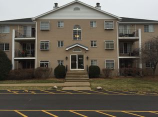 451 Valley Dr APT 301, Naperville, IL 60563