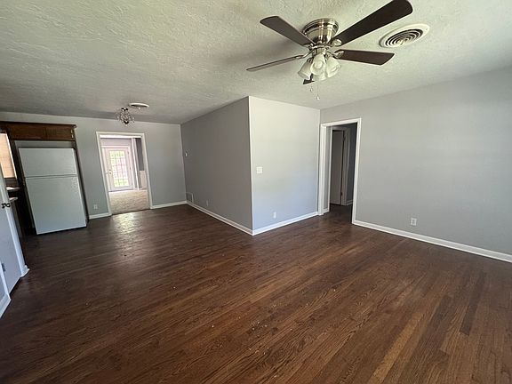 3rd image of 1533 N Minnesota Ave