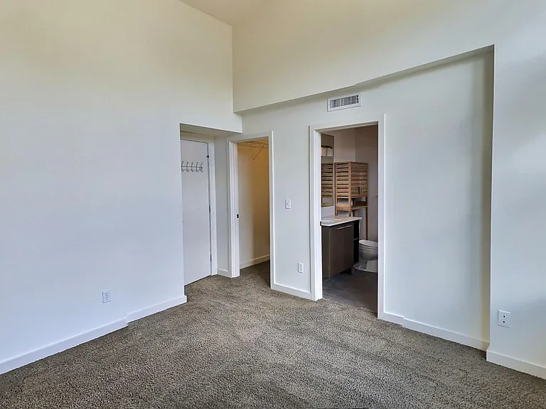 10515 Stone Ave N — Photo 9