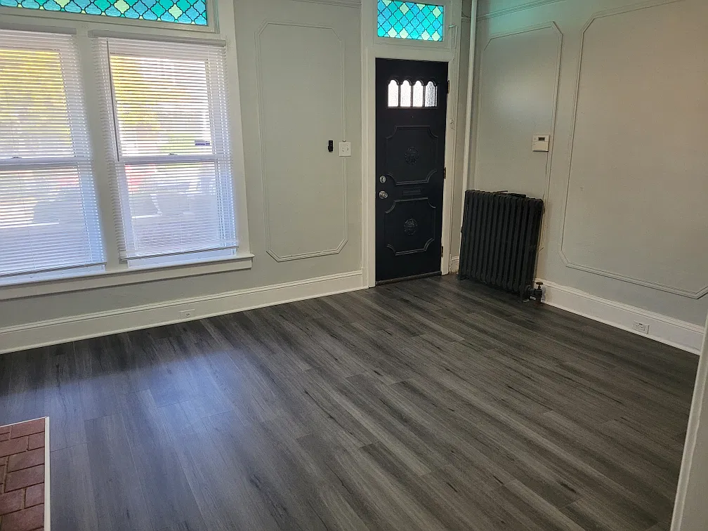 3 bed, 1.5 bath, 1362 sqft, $2,280 — Photo 2