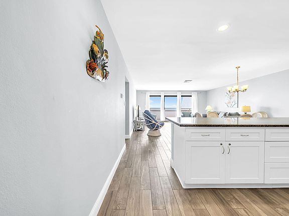 2nd image of 520 Gulf Shore Dr Unit 204