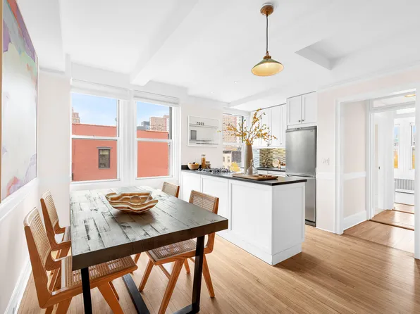 365 West 20th Street image 2 of 8