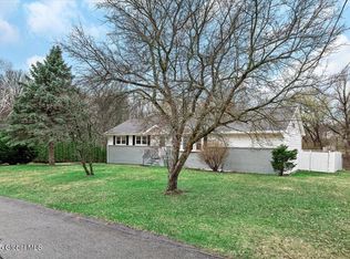 11 West Dr, Ballston Lake, NY 12019