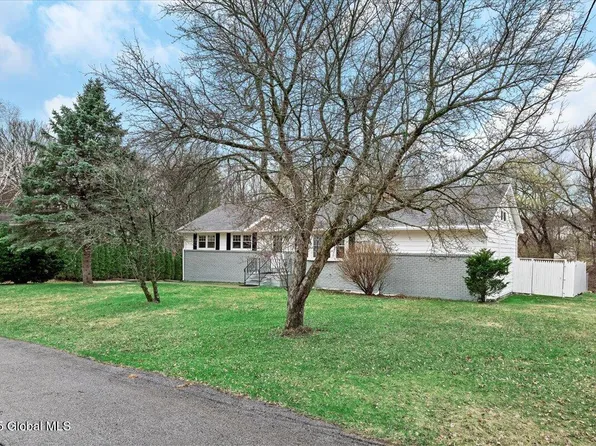 11 West Drive, Ballston Lake, NY 12019