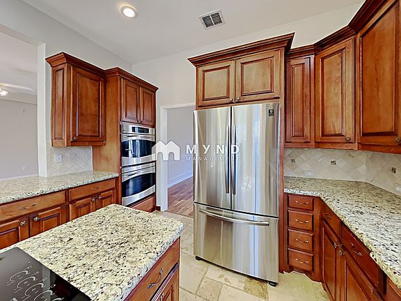 5th image of 2809 Lake Breeze Ln