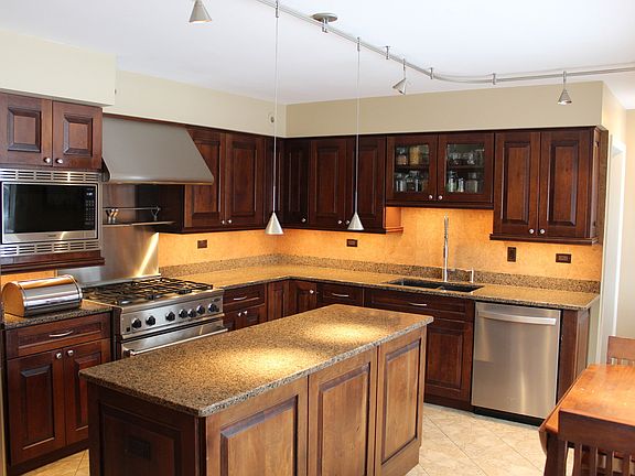 4th image of 520 W Merri Oaks Rd