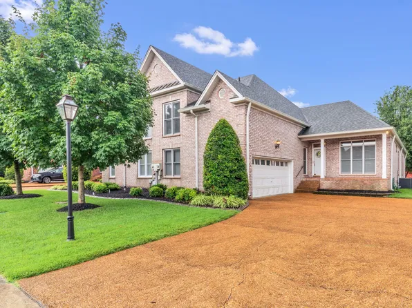 208 Stoners Glen Ct, Hermitage, TN 37076