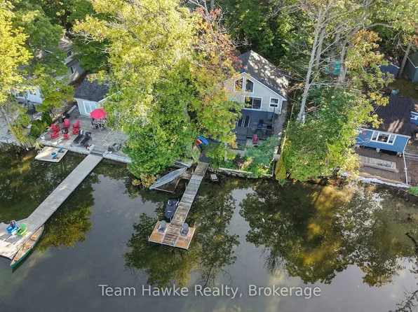 8 Farlain Lake Rd E, Tiny, ON L9M 0B5