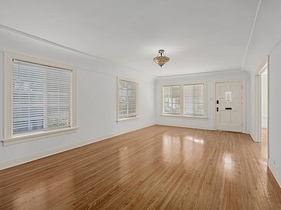 4th image of 3131 Lowell Ave