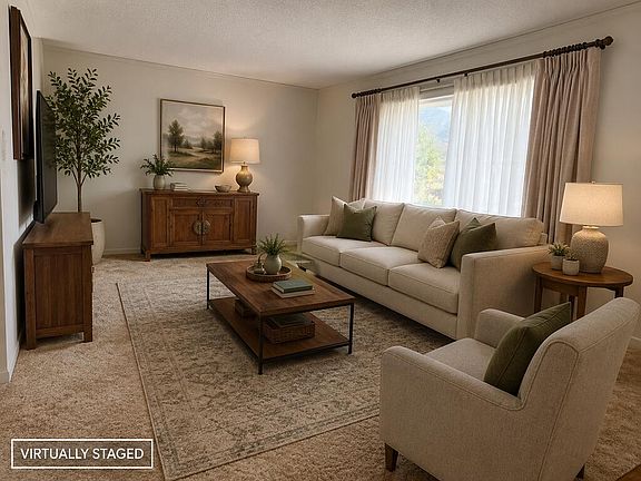 3rd image of 328 Winding Way Rd