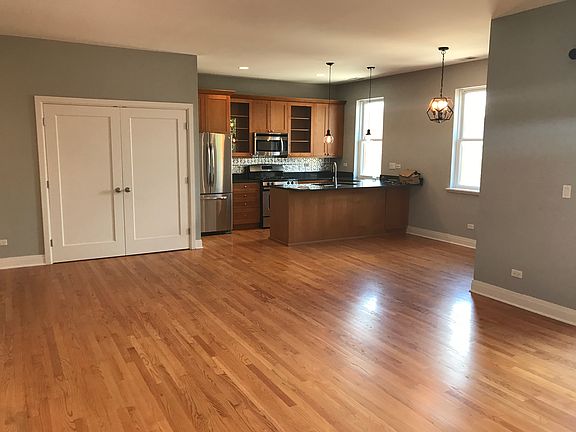 5th image of 3601 N Southport Ave Unit 2D