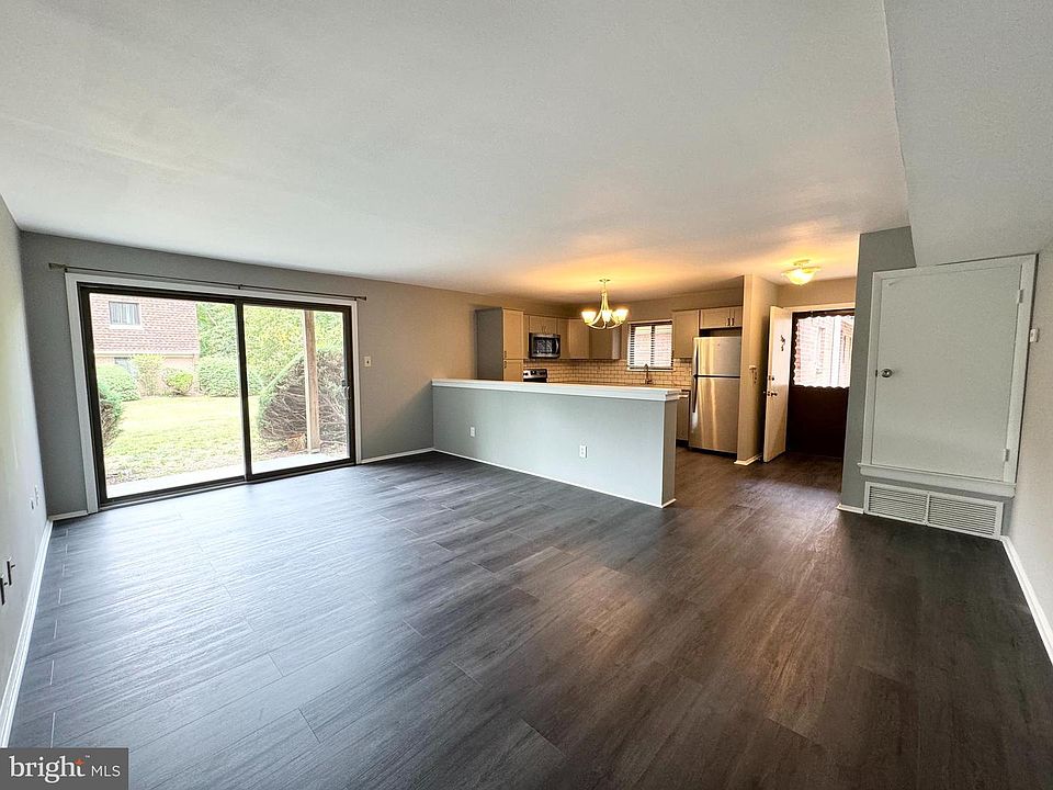1st image of 309 Meadow Woods Ln