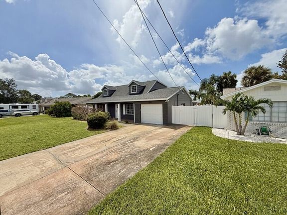 4th image of 8718 Thornwood Ln
