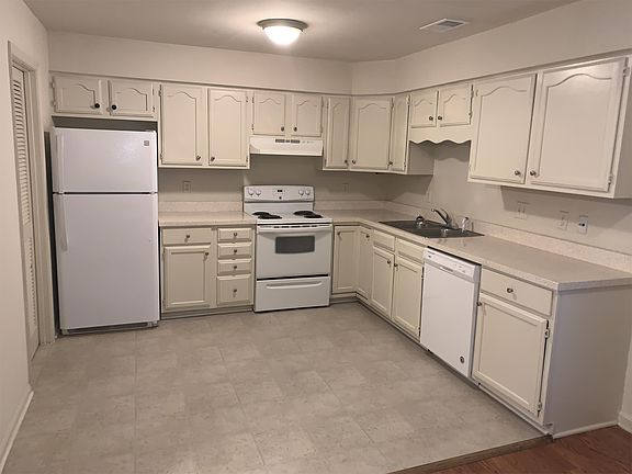 2nd image of 225 Farrell Ln