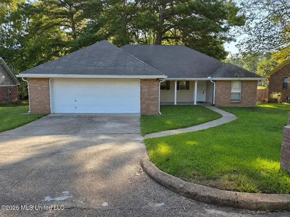 28 Watersview Dr, Jackson, MS 39212