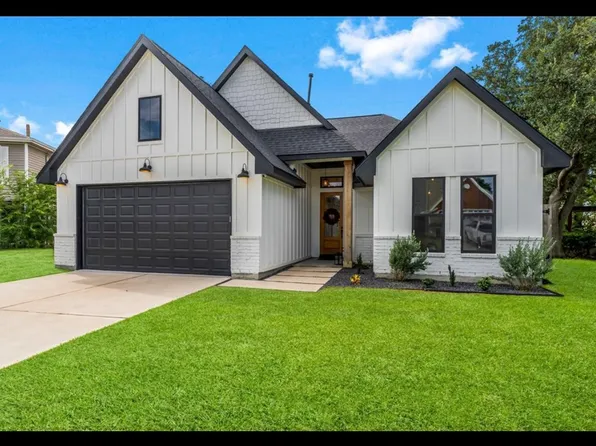 6994 Gentle Breeze Dr, Willis, TX 77318