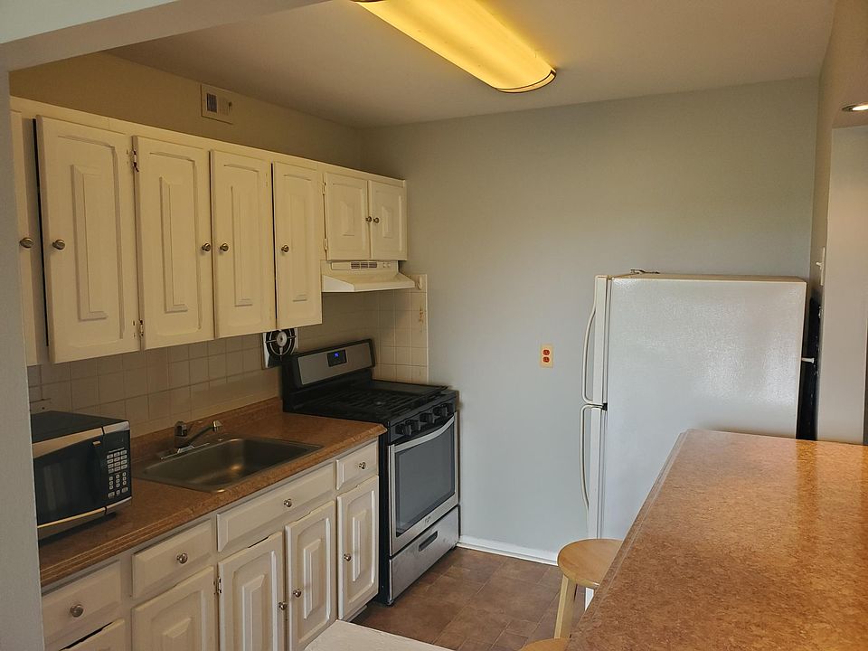 Kitchen area picture