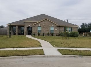 901 Dandelion Cir, Desoto, TX 75115