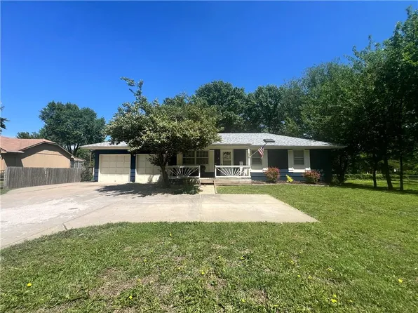 508 NW 15th St, Blue Springs, MO 64015