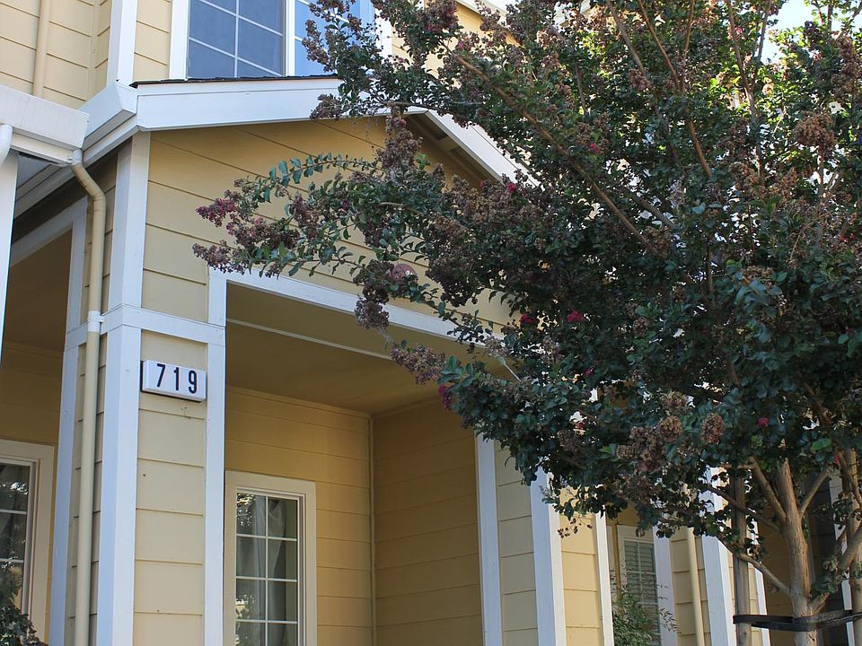 1st image of 719 Bonita Pl