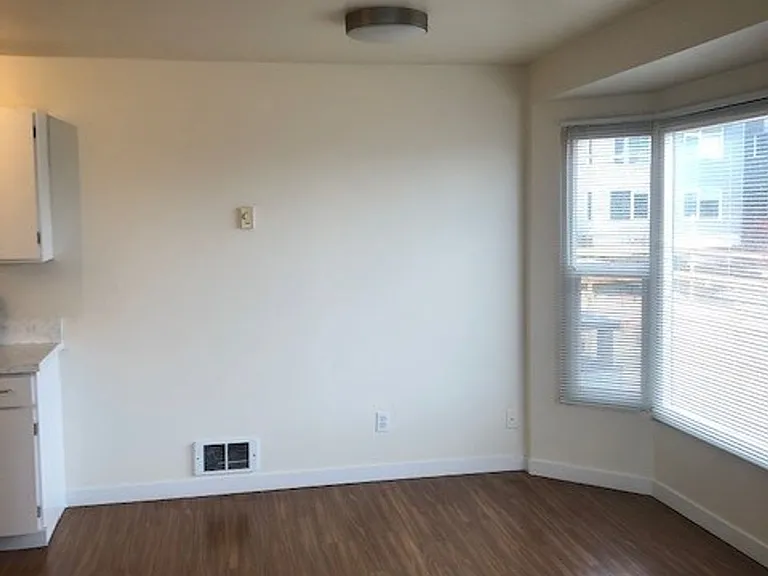 Galleon Apartments — Photo 7