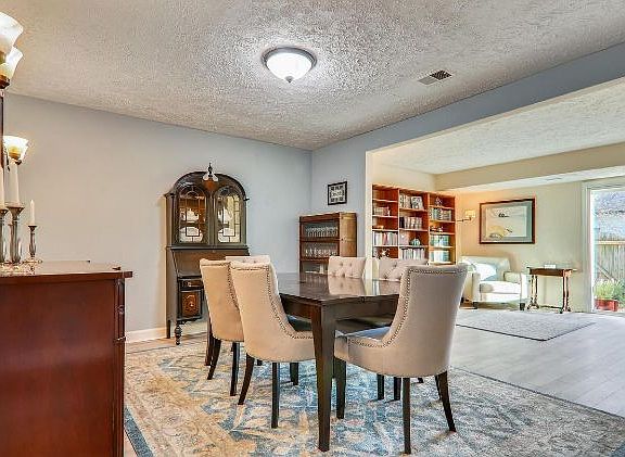 5th image of 5746 Independence Cir