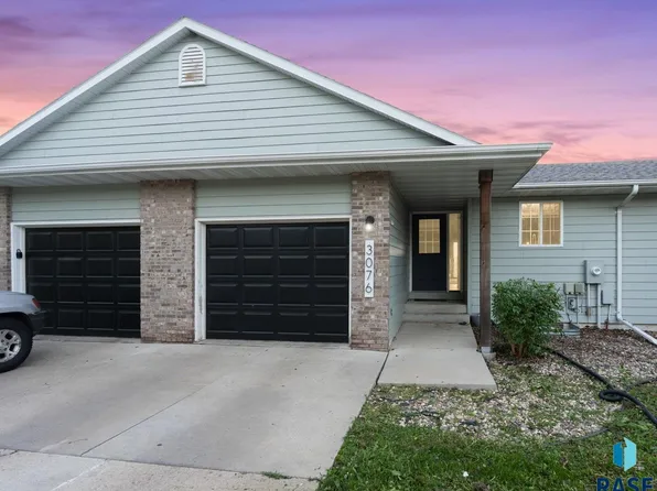 3076 E Bragstad Dr, Sioux Falls, SD 57103