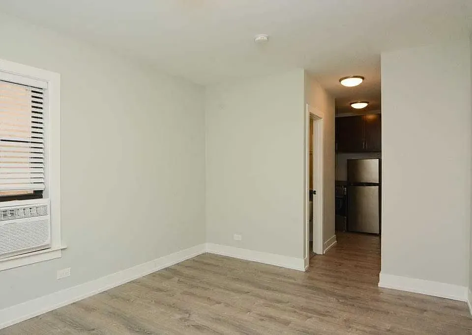 433 W Belden Ave #301