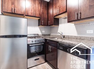 510 W Surf St APT 2, Chicago, IL 60657