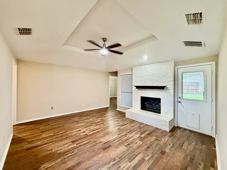 3205 Bryan St — Photo 4
