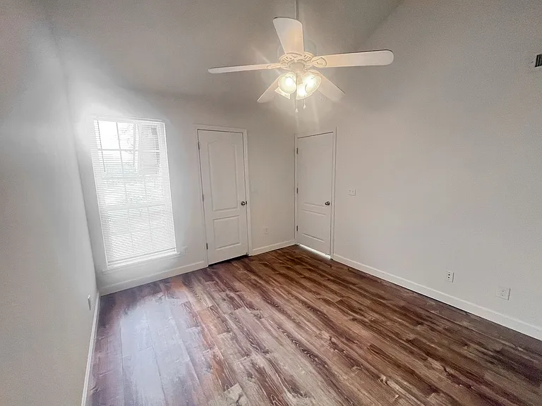 Heritage Apartments — Photo 18