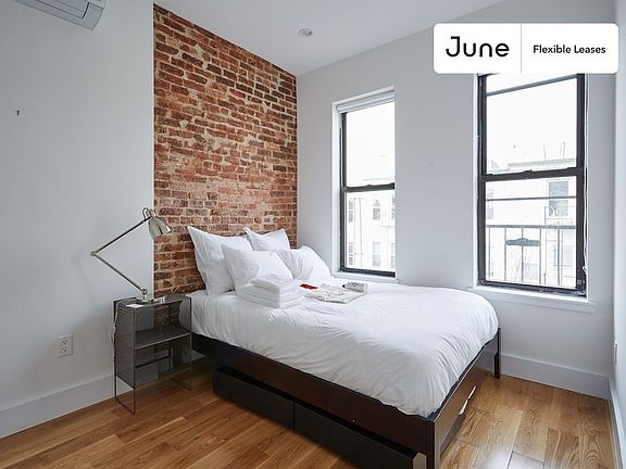 4th image of 67-67 Cornelia St Unit 2