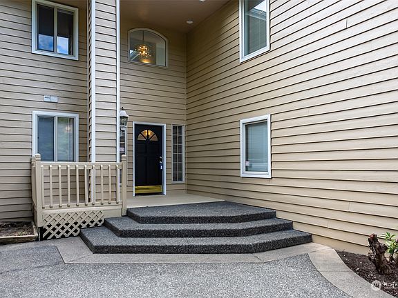 2nd image of 4706 33rd Street NE