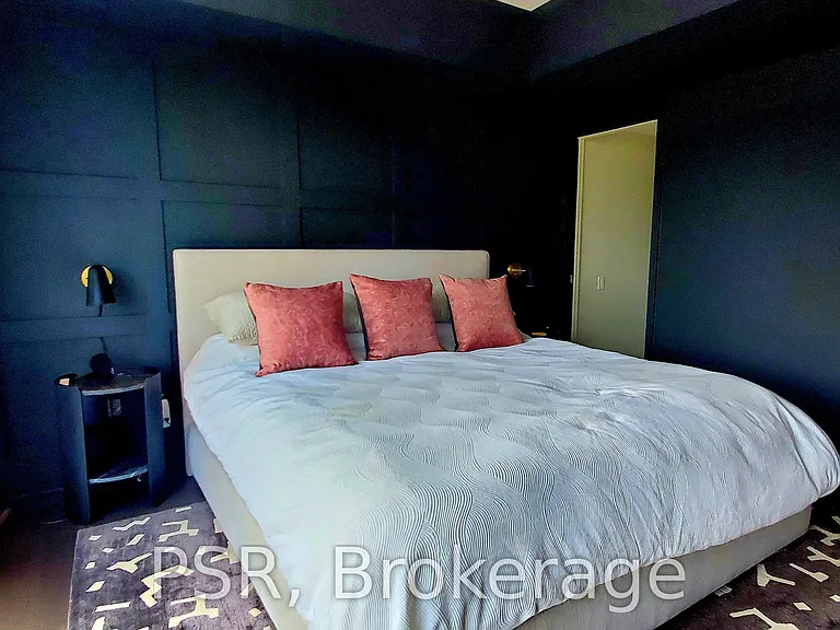 60 Colborne St #902 — Photo 12