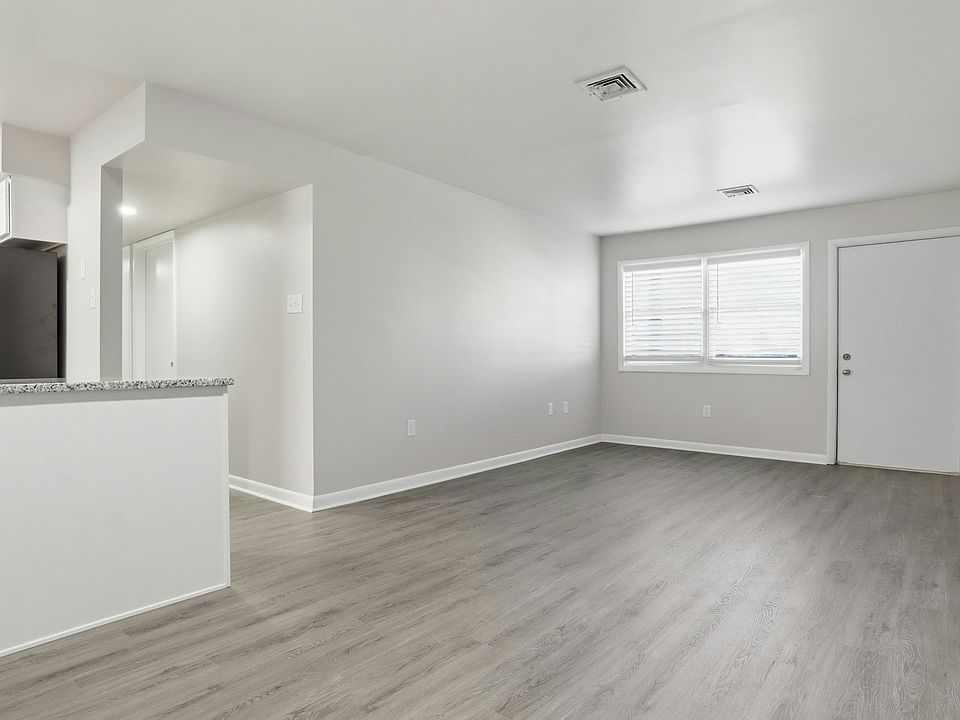 1st image of 105 E Allen St APT 203